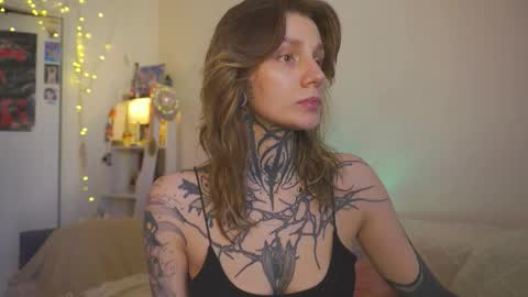 Snapshot of succubus_66 chatting on March 29, 10:37 am succubus_66 online show from March 29, 10:37 am
