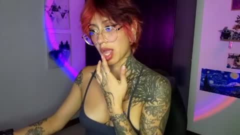 Snapshot of succubus_girl_ chatting on July 15, 2:28 am Alexy online show from July 15, 2:28 am