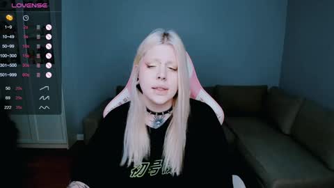 succubus_leslie online show from December 20, 11:32 am