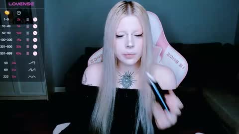 succubus_leslie online show from September 27, 12:15 am