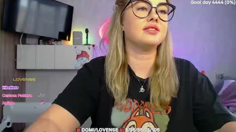 Snapshot of suchcute_ chatting on February 7, 4:27 am suchcute_ online show from February 7, 4:27 am