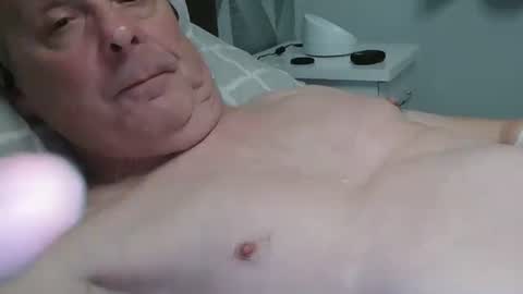 Snapshot of suckablehead6969 chatting on March 4, 12:50 am Julie online show from March 4, 12:50 am