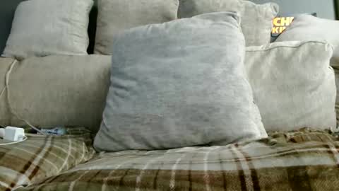 Snapshot of suckmywhitecock25 chatting on February 15, 6:15 pm suckmywhitecock25 online show from February 15, 6:15 pm