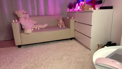 Snapshot of sue_star chatting on March 2, 5:08 am Emmy online show from March 2, 5:08 am