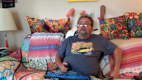 suenixon online show from October 15, 2:17 pm