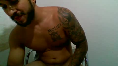 Snapshot of suetsemsay chatting on January 31, 11:24 pm suetsemsay online show from January 31, 11:24 pm