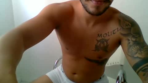 Snapshot of suetsemsay chatting on March 11, 7:47 pm suetsemsay online show from March 11, 7:47 pm