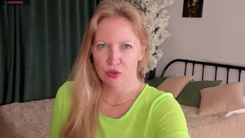 sugamomy online show from October 8, 12:08 am