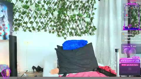 Snapshot of sugar_mom3 chatting on June 11, 12:32 am nancy online show from June 11, 12:32 am