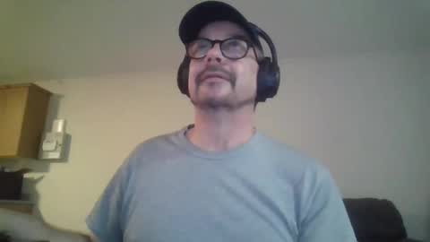 Snapshot of sugarbear66 chatting on December 23, 5:39 am Teddybear Richard online show from December 23, 5:39 am
