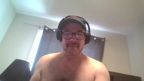 Snapshot of sugarbear66 chatting on January 25, 8:53 pm Teddybear Richard online show from January 25, 8:53 pm