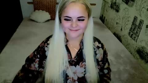 sugarkissx online show from October 10, 7:35 pm