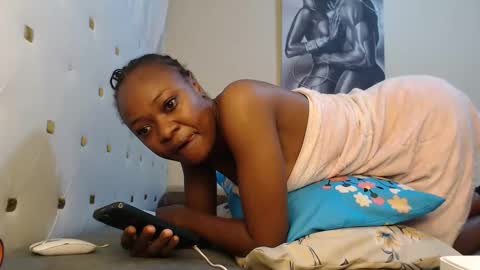 Snapshot of sugarlips_05 chatting on June 3, 3:28 pm sugar online show from June 3, 3:28 pm