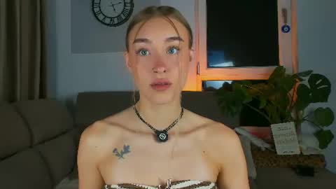 sugarskye online show from June 28, 8:04 pm