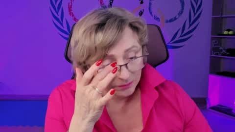 Vivien online show from February 8, 3:10 pm