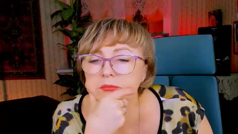 Vivien online show from October 22, 3:45 pm