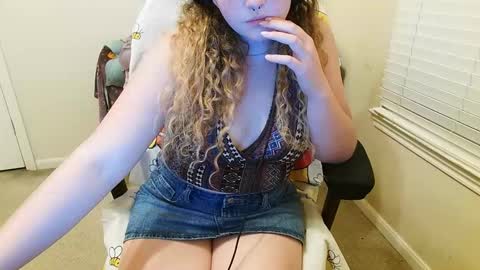 sugasunny online show from October 22, 3:18 am