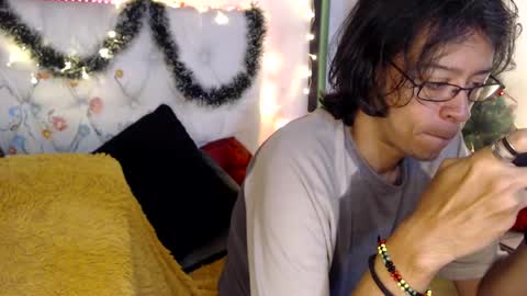suggabrown_ online show from December 15, 5:13 am