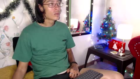 suggabrown_ online show from December 27, 10:23 am