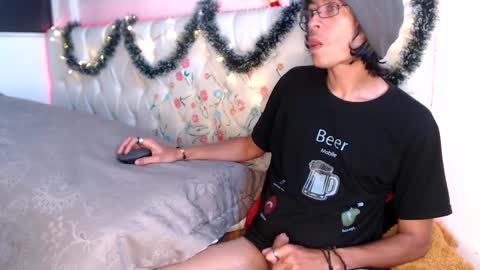 suggabrown_ online show from January 1, 5:00 pm