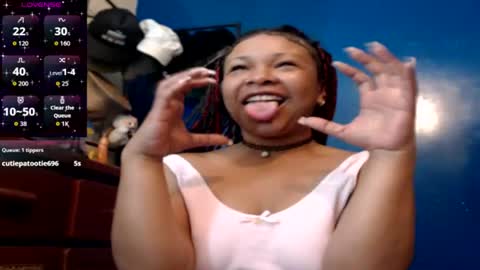 suggabrown_ online show from July 19, 9:13 am