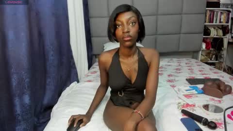 suhaila_suu online show from November 2, 12:35 am