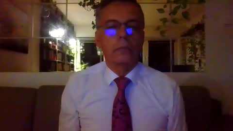 Snapshot of suit_elegant chatting on September 10, 10:21 pm Suit tie horny online show from September 10, 10:21 pm