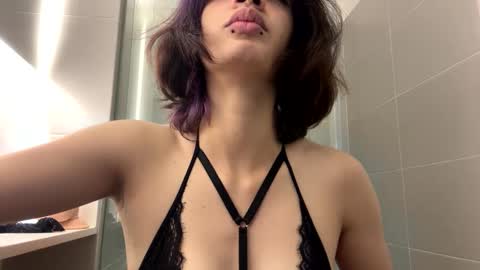 Snapshot of sukulaurens chatting on September 27, 4:23 pm Suku Ren online show from September 27, 4:23 pm