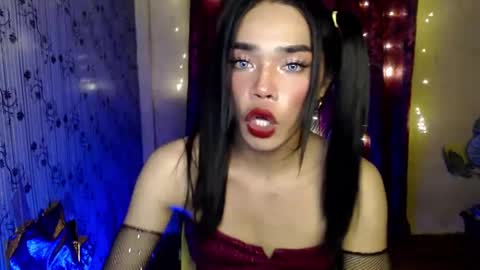 Snapshot of sultry_sirenxx chatting on December 22, 12:38 pm sultry_sirenxx online show from December 22, 12:38 pm