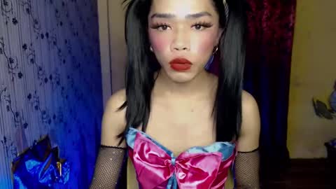 Snapshot of sultry_sirenxx chatting on December 23, 4:33 am sultry_sirenxx online show from December 23, 4:33 am