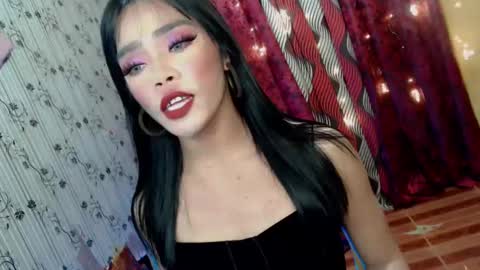 Snapshot of sultry_sirenxx chatting on December 27, 2:33 pm sultry_sirenxx online show from December 27, 2:33 pm