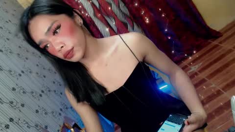 Snapshot of sultry_sirenxx chatting on January 7, 2:42 am sultry_sirenxx online show from January 7, 2:42 am