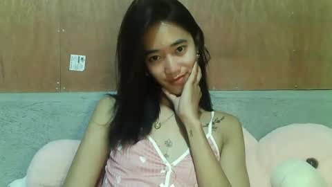 Snapshot of sultrygirl69 chatting on April 18, 1:42 am ANNA online show from April 18, 1:42 am