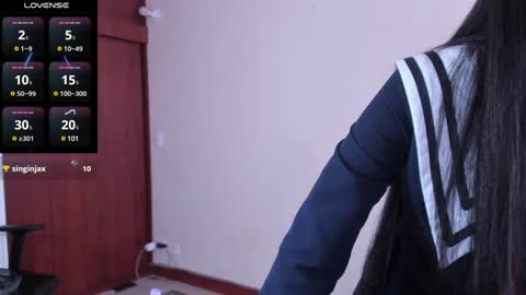 Nicolle  online show from December 3, 3:22 pm