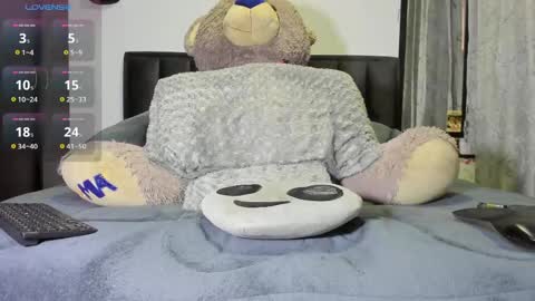 Snapshot of summer_romance chatting on September 24, 10:46 pm Andres-tattoos Derek Hairy online show from September 24, 10:46 pm