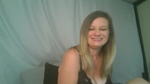 Snapshot of summerxoxo69 chatting on June 9, 12:39 pm Summerxoxo69 online show from June 9, 12:39 pm