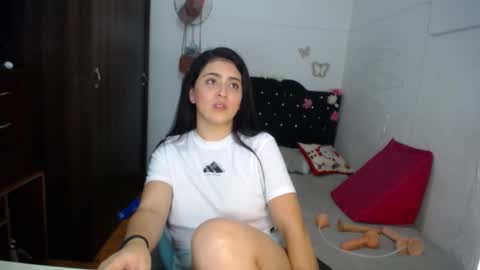 Snapshot of summmercarter chatting on December 19, 1:56 am summer online show from December 19, 1:56 am