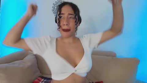 Aillyn Perez online show from February 5, 12:48 am