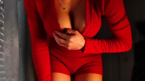 sunluscious online show from March 1, 9:50 pm