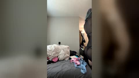 Sunni Daes online show from March 11, 11:33 pm