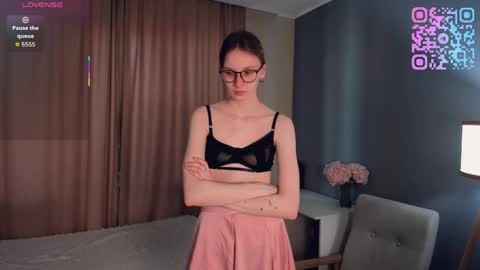 Kiki online show from April 7, 1:06 am