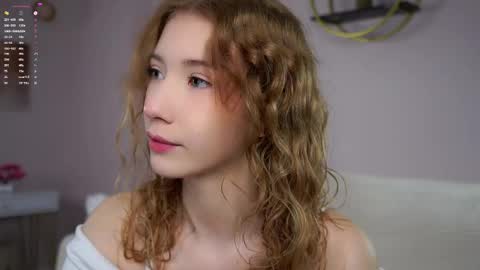 Snapshot of sunnmoonn chatting on September 21, 1:57 pm Lily online show from September 21, 1:57 pm