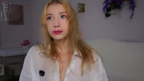 Lily online show from December 14, 2:44 pm