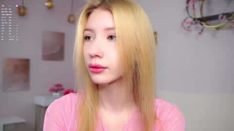 Snapshot of sunnmoonn chatting on March 2, 2:57 pm Lily online show from March 2, 2:57 pm