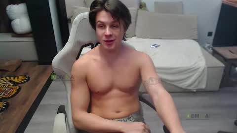 Snapshot of sunny1girl chatting on December 21, 3:30 pm Alice and Sergey online show from December 21, 3:30 pm