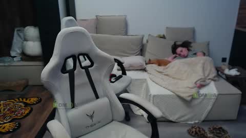 Snapshot of sunny1girl chatting on January 5, 5:27 pm Alice and Sergey online show from January 5, 5:27 pm