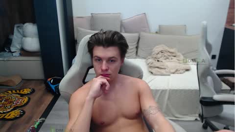 Snapshot of sunny1girl chatting on January 12, 10:42 am Alice and Sergey online show from January 12, 10:42 am