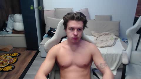 Snapshot of sunny1girl chatting on January 13, 9:47 am Alice and Sergey online show from January 13, 9:47 am