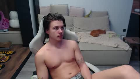 Snapshot of sunny1girl chatting on February 2, 4:06 pm Alice and Sergey online show from February 2, 4:06 pm