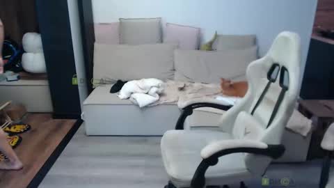 Snapshot of sunny1girl chatting on February 4, 8:09 am Alice and Sergey online show from February 4, 8:09 am